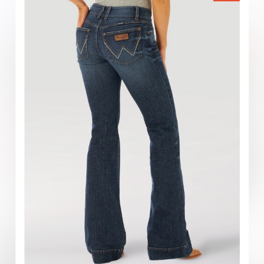 Wrangler Mid Rise Wide Leg Trouser Jeans Dk Wash size 28/5  32" Inseam